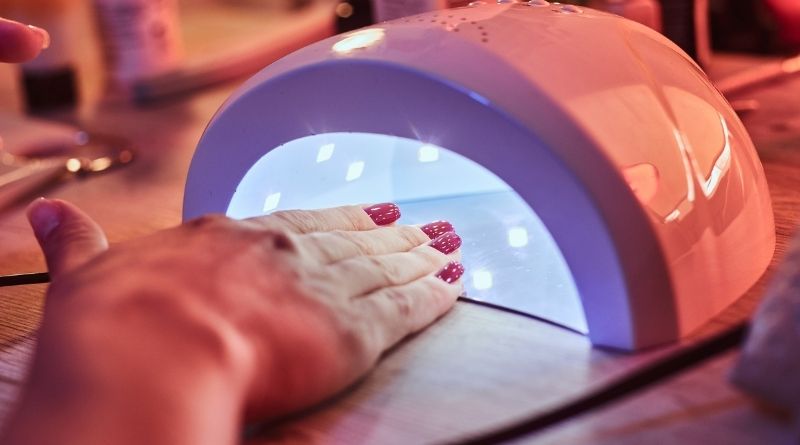U&ntilde;as de gel vs U&ntilde;as acr&iacute;licas: &iquest;cu&aacute;l es la diferencia?